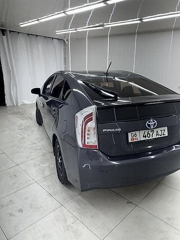 Продажа авто: Toyota Prius: 2015 г., 1.8 л, Автомат, Гибрид, Хэтчбэк — 3