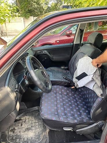 Унаа: Volkswagen Golf: 1993 г., Кол менен иштөөчү, Бензин, Хетчбек — 3
