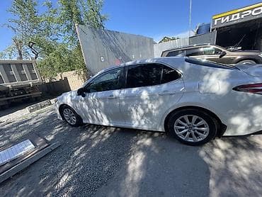 byd tang: Toyota Camry: 2019 г., 2.5 л, Автомат, Гибрид, Седан — 7