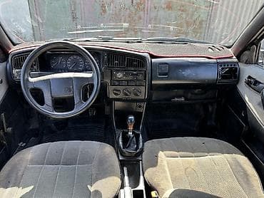 Volkswagen: Volkswagen Passat Variant: 1988 г., 1.8 л, Механика, Бензин, Универсал — 4