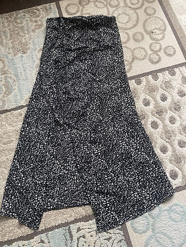 Жеке буюмдар: Юбка, Юбканын модели: Түз, Миди, Бели өйдө, Оюгу бар — 1