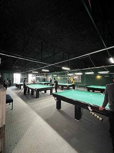 продаю клуб: Бильярдный клуб - Просторный игровой зал с несколькими — 1