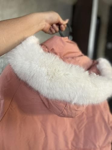 half zip: Женское зимнее пальто-пуховик персикового цвета. - Длина: ниже — 5