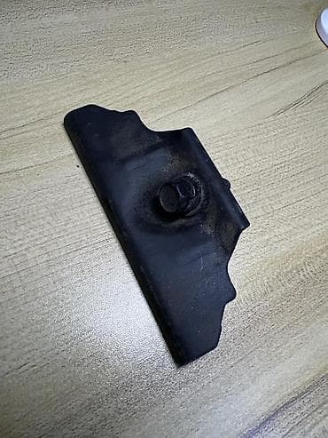 Аксессуарлар жана тюнинг: Крепление аккумулятора для Kia Carnival (KA4, поколение 4), двигатель — 1