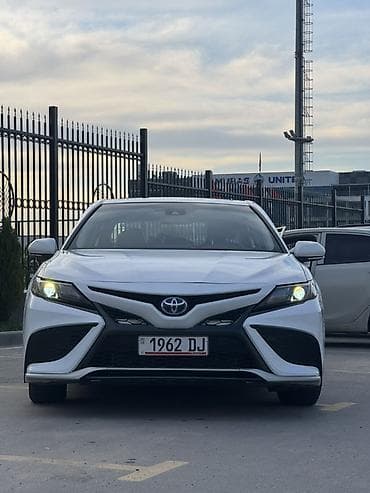 camry 2015: Toyota Camry: 2021 г., 2.5 л, Вариатор, Гибрид, Седан — 1