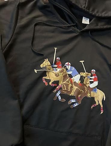 Мырзалардын бут кийими: Худи с капюшоном, черное, с ярким крупным принтом на груди: три игрока — 2