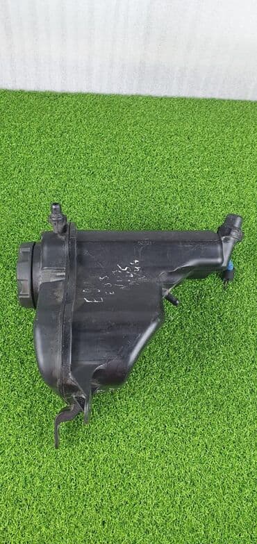 купить крышку расширительного бачка: Бачок BMW 2005 г., Б/у, Оригинал, Германия — 2