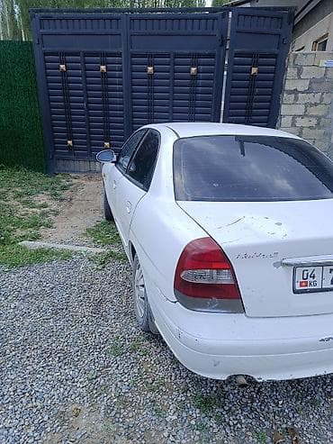 Daewoo Nubira: 2001 г., 1.6 л, Механика, Бензин, Седан