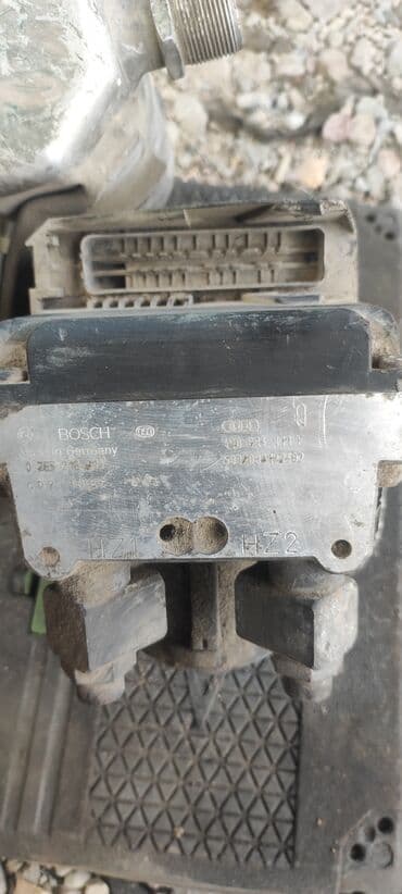 Блок АБС на Ауди А8 D2