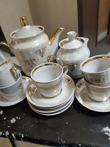 Сейфы: Чайные сервизы (несколько комплектов) 1) Перламутровый фарфор с — 3