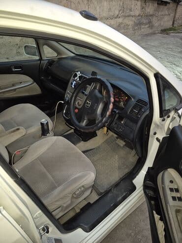 митсубиси спайс стар: Honda Stream: 2004 г., 2 л, Автомат, Бензиновая, Минивэн — 5