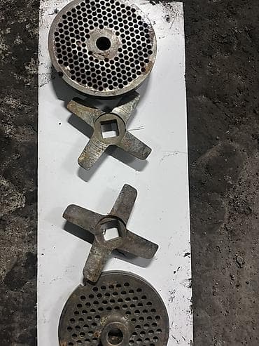 мясорубк: Комплект деталей для промышленной мясорубки: - 2 перфорированных — 2