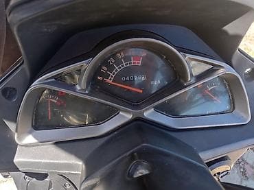 r17 215 45: Макси-скутер Yamaha, 150 куб. см, Бензин, Б/у — 4