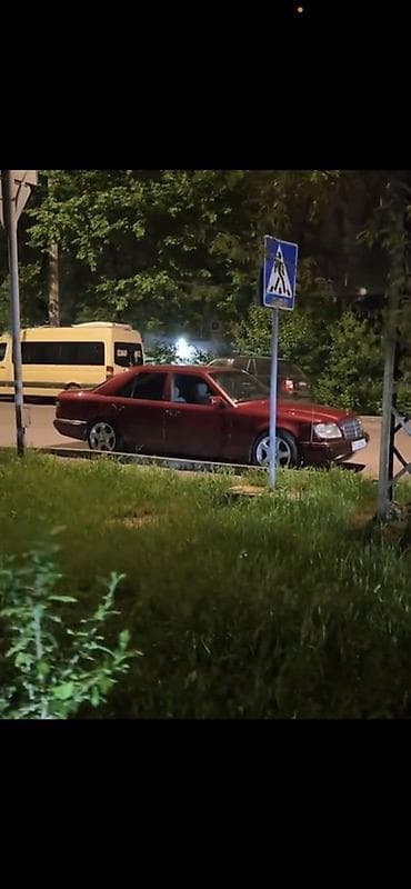 mers 211: Mercedes-Benz E-Class: 1995 г., 2.2 л, Автомат, Бензин, Седан — 1