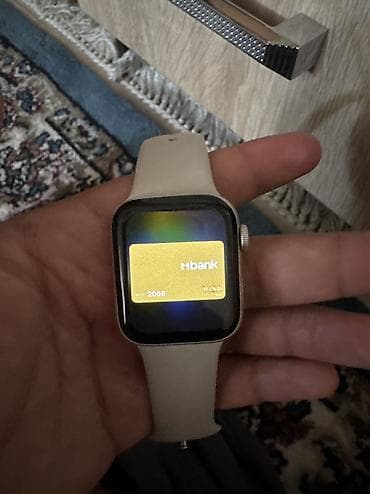 1: Apple Watch SE 2 (40 мм), алюминиевый корпус, цвет ближе к — 1