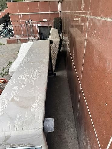 крафат: Раскладная кровать детская с пружинными матрасами. Даром — 2