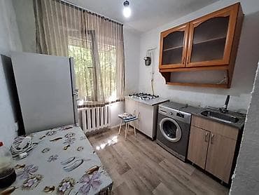 продаю квартиру микрорайон: 1 комната, 38 м², 104 серия, 1 этаж, Старый ремонт — 5
