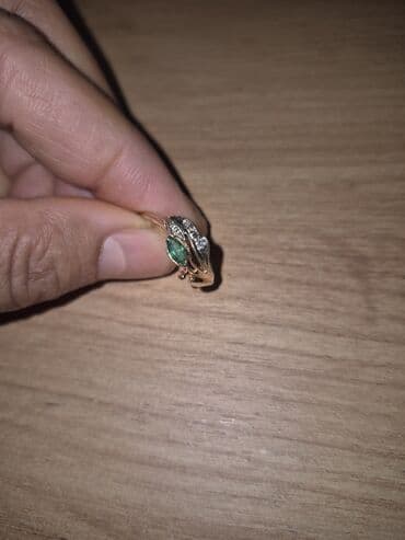 где можно купить обручальные кольца недорого: Кольцо, Проба 583, Женские, Изумруд, Б/у — 2