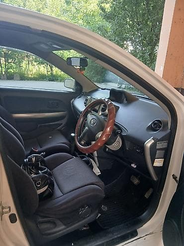 Унаа: Toyota Ist: 2002 г., 1.5 л, Автомат, Бензин — 7