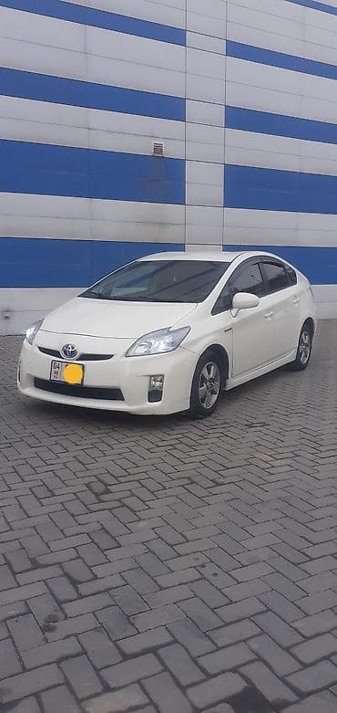 киа 8: Toyota Prius: 2010 г., 1.8 л, Гибрид, Хэтчбэк — 4