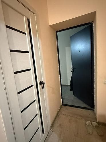 продажа однокомнатной квартиры: Сдаётся компактная студия с санузлом и кухонной зоной. Планировка и — 8