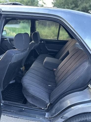 210 mers: Mercedes-Benz W124: 1990 г., 2.6 л, Автомат, Бензин, Седан — 7