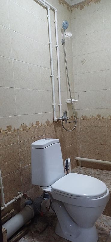 адна комната: Ак ордо 1 ул.Карагыр Ата 2-х комнатная квартира берилет. Душтуалет — 4