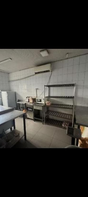 кухня сдаю: Золотой квадрат Сдается кухня Площадь: 80м2 Санузел Комната для — 2
