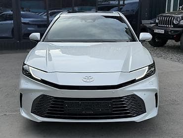 Продажа авто: Toyota Camry: 2025 г., 2.5 л, Вариатор, Гибрид, Седан — 2