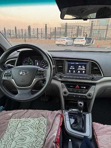 spark 2017: Hyundai Elantra: 2017 г., 2 л, Бензин, Седан — 8