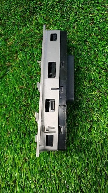 e65: Блок управления стеклоподъемниками,снят с машины BMW E65 Правый РУЛЬ6 — 3