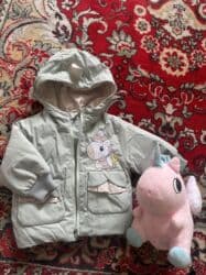 детский дождевик: Куртка единорог зимняя 1000 почти новая Куртка-ветровка — 1