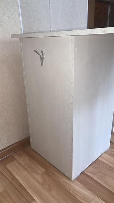 стол разделочный: Стол для мастера маникюра ❗️БРАЛА ЗА 5500 пользовалась 2месяца ❗️ - — 5