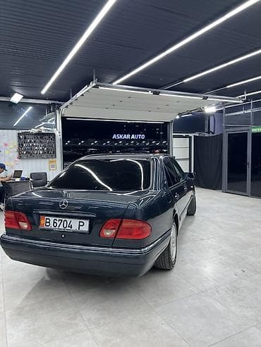 210 cdi: Mercedes-Benz E-Class: 2000 г., 4.3 л, Автомат, Бензин, Седан — 7