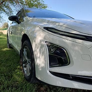 Унаа сатуу: Электромобиль (белый хэтчбек/седан HongQi E-QM5 — премиальный — 5