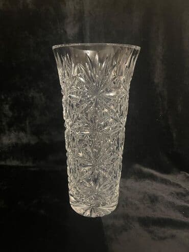 Подставки и держатели для книг: Набор из 4 хрустальных ваз Описание: - Материал: прозрачный хрусталь — 7