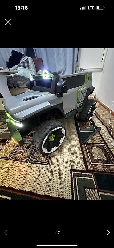 Детский электромобиль-внедорожник 4x4 - Кузов серого цвета с