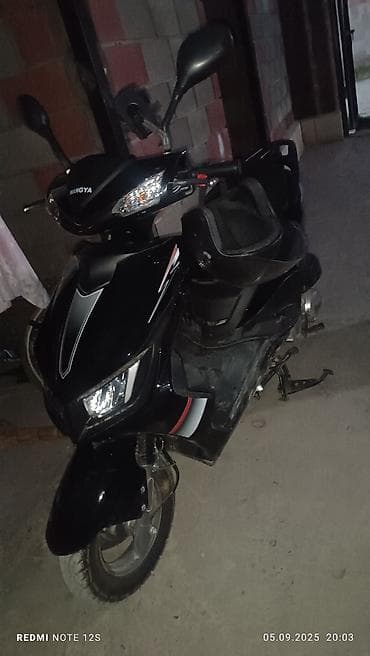 lifan smily: Тип скутера 50 куб. см, Бензин — 1