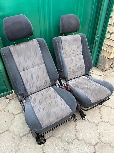 Переднее сиденье, Ткань, текстиль, Toyota 2000 г., Б/у, Оригинал
