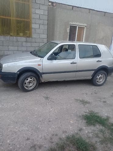 Унаа: Volkswagen Golf: 1994 г., 1.6 л, Кол менен иштөөчү, Бензин, Хетчбек — 3