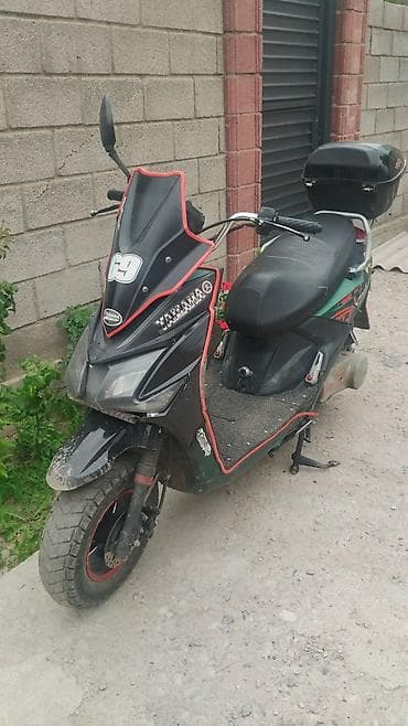 скутер yamaha: Скутер Yamaha (декали и эмблемы), спортивный дизайн — 1