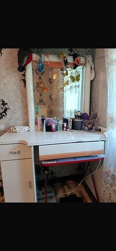 комтер: Спальный гарнитур, белый глянец с персиковыми вставками. Комплект — 4