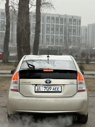prius prim: Toyota Prius: 2011 г., 1.8 л, Вариатор, Гибрид, Хэтчбэк — 5
