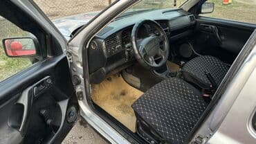 машины в рассрочку бу: Volkswagen Golf: 1993 г., 1.8 л, Механика, Хэтчбэк — 10