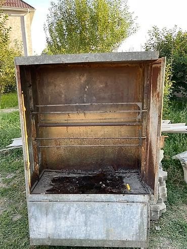 Торговля: Киоск павильон гриль, сатылат. имеется весь оборудование газ баллон — 10