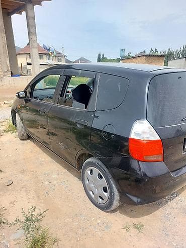 j 05: Honda Fit: 2005 г., 1.3 л, Вариатор, Бензин — 3