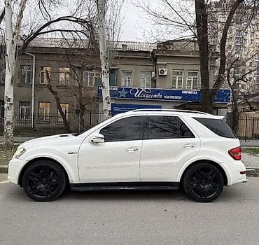 v class: Mercedes-Benz ML-Class AMG: 2011 г., 6.3 л, Автомат, Бензин, Кроссовер — 1