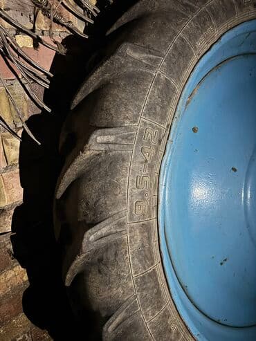 зимние шины на ниву 21214: Шины R <13, Всесезонная, Б/у, Пара, С/х техника, Россия — 2