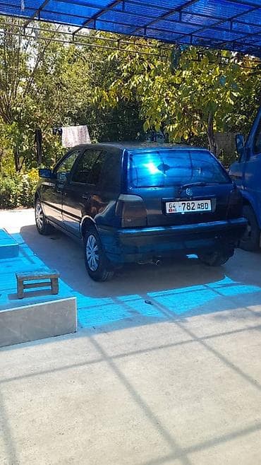 унаа бишкек авторынок: Volkswagen Golf: 1994 г., 1.6 л, Кол менен иштөөчү, Бензин, Хетчбек — 6