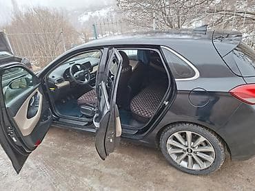 купить i30 hyundai: Hyundai i30: 2017 г., 2 л, Механика, Бензин, Хэтчбэк — 10